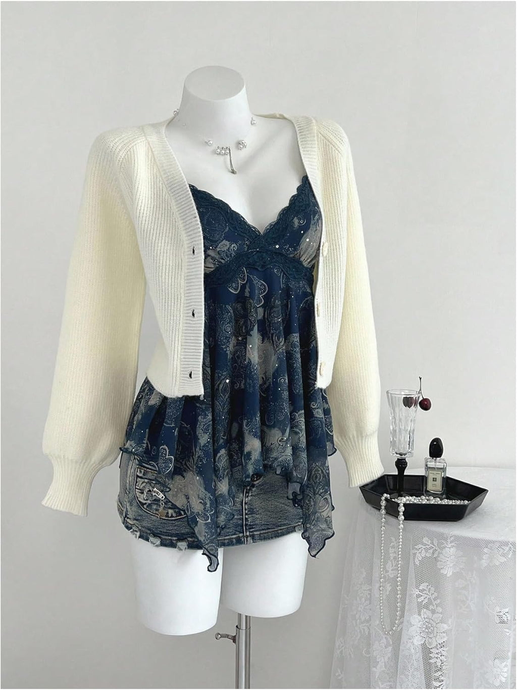 Verdusa Women's Y2K Babydoll Tops Lace Sequin Going Out Top V Neck Camisole Ruffle Peplum Shirts