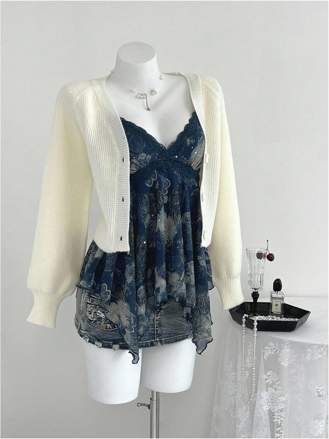 Verdusa Women's Y2K Babydoll Tops Lace Sequin Going Out Top V Neck Camisole Ruffle Peplum Shirts