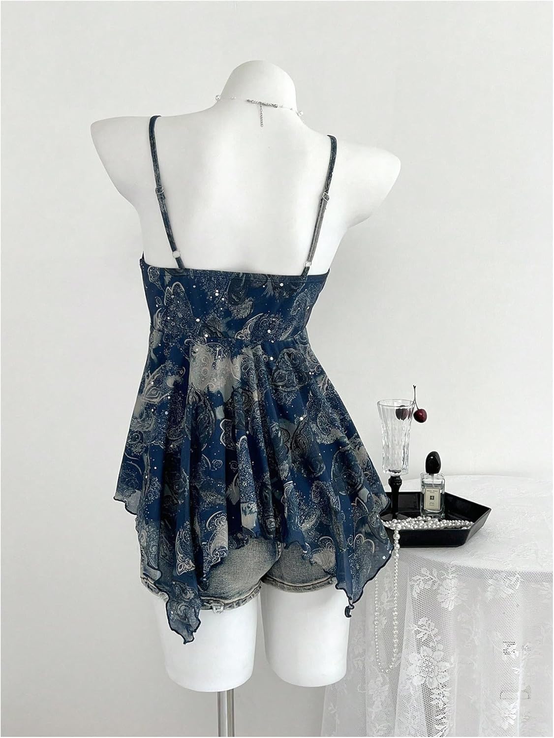 Verdusa Women's Y2K Babydoll Tops Lace Sequin Going Out Top V Neck Camisole Ruffle Peplum Shirts