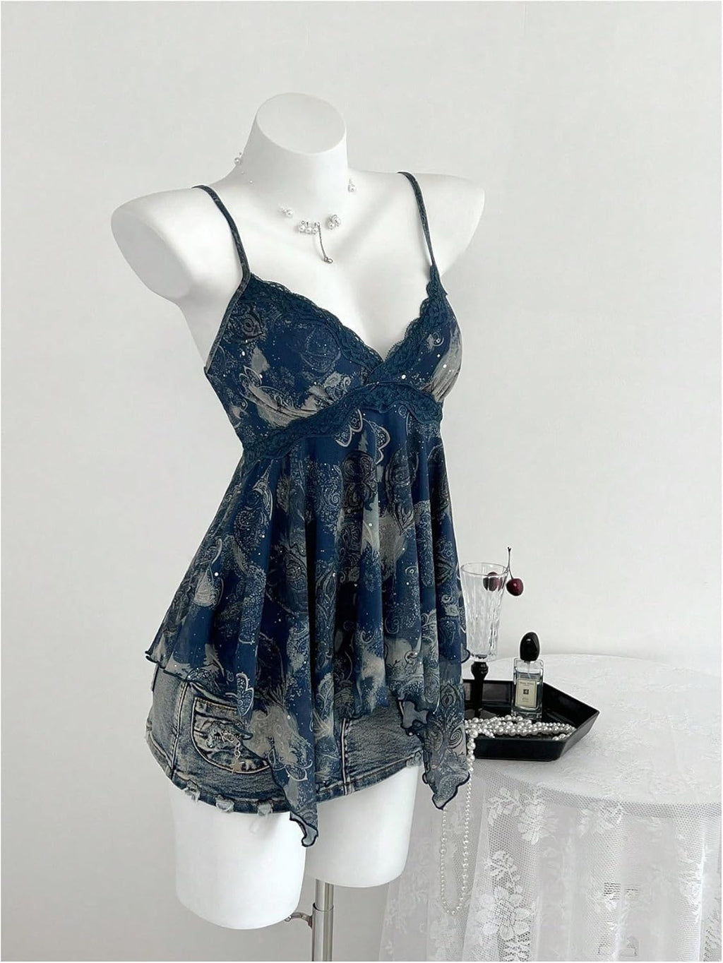Verdusa Women's Y2K Babydoll Tops Lace Sequin Going Out Top V Neck Camisole Ruffle Peplum Shirts